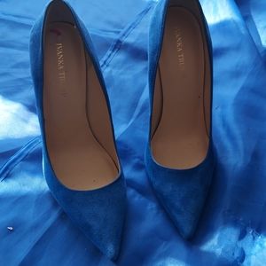 Blue suede pump